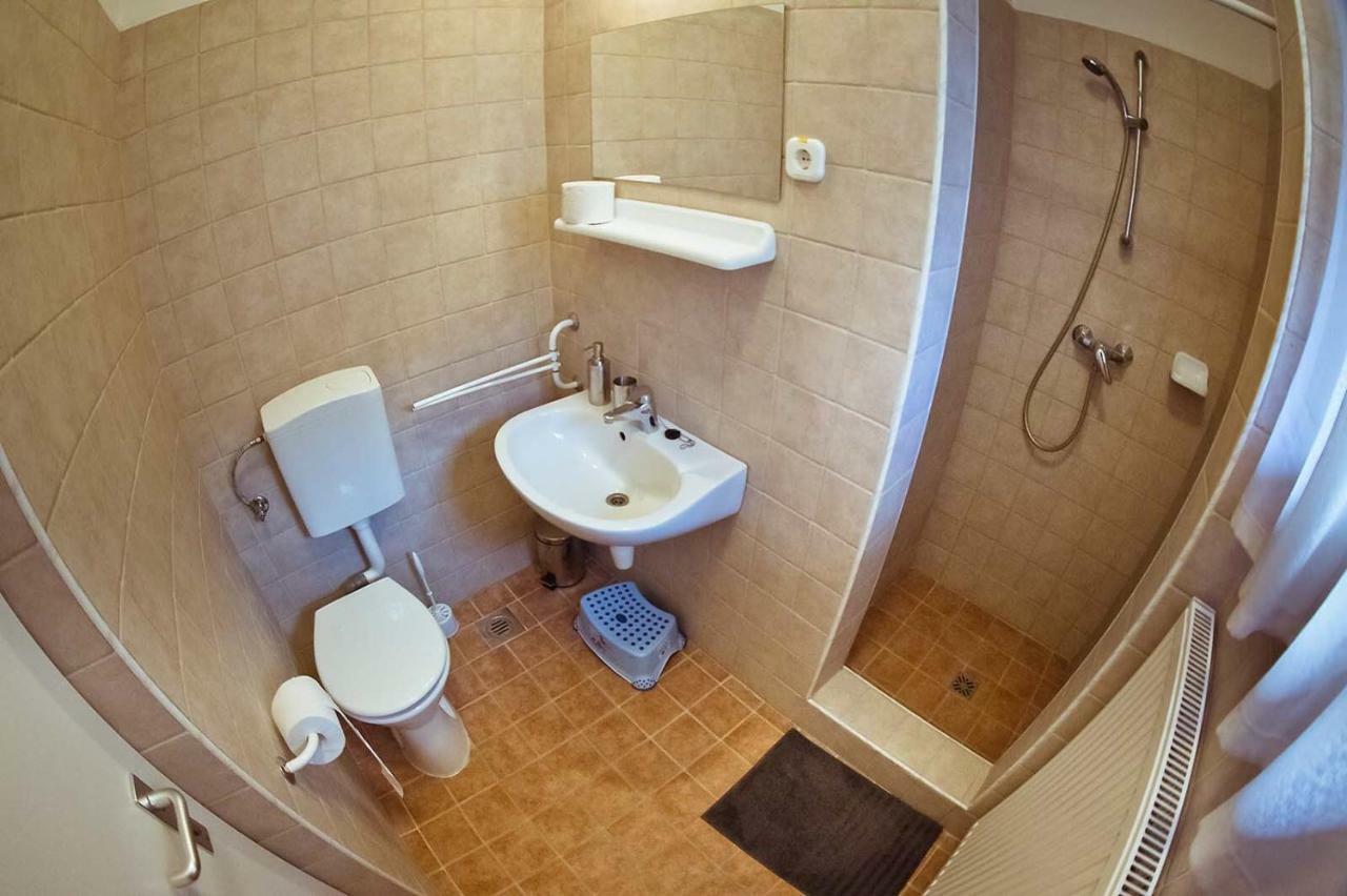 Koi Apartman Balatonalmadi Exterior photo