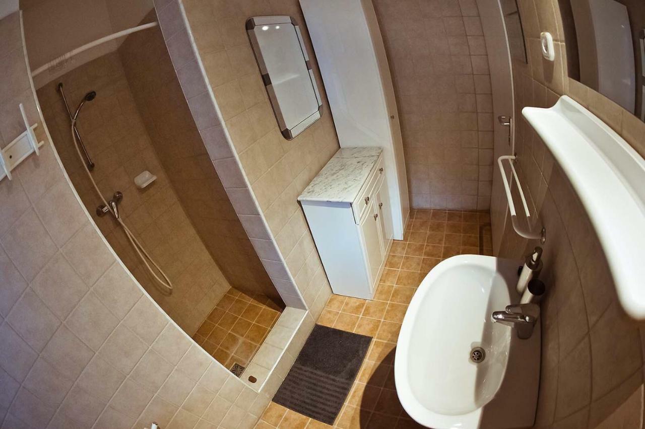 Koi Apartman Balatonalmadi Exterior photo